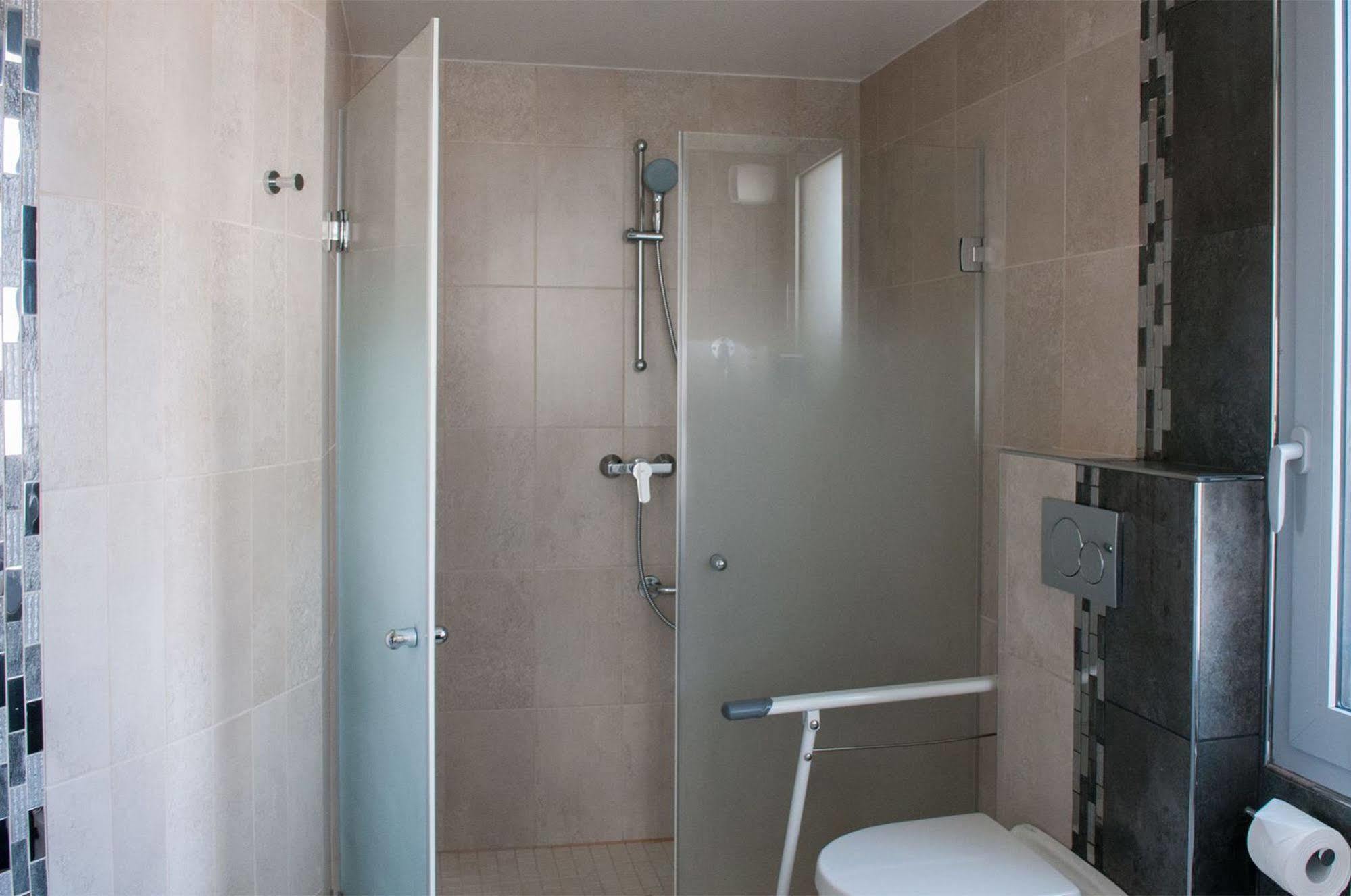Hotel Chantiers 3*